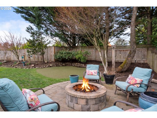875 Nw PEBBLE BEACH Way, Beaverton, OR 97006