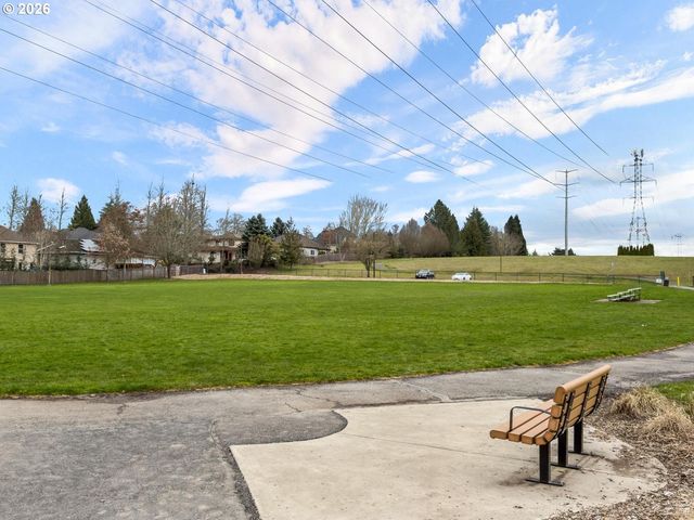 875 Nw PEBBLE BEACH Way, Beaverton, OR 97006