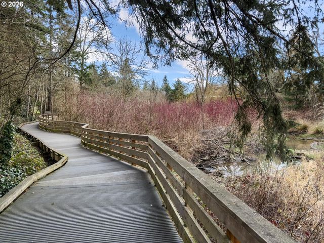 875 Nw PEBBLE BEACH Way, Beaverton, OR 97006