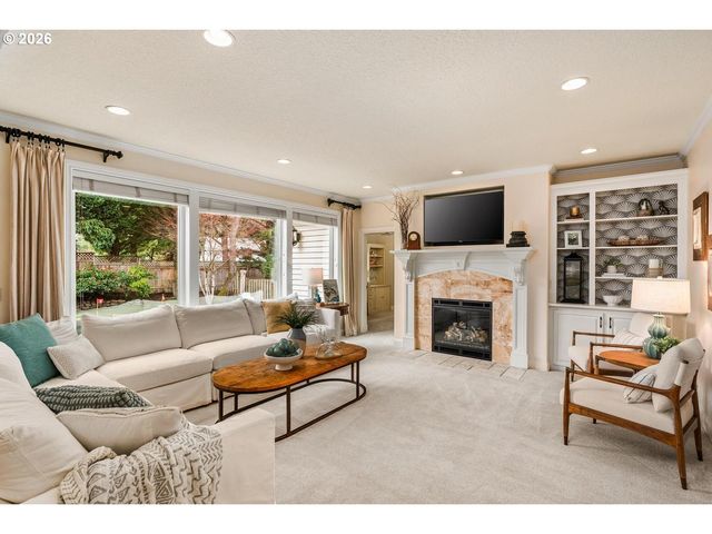 875 Nw PEBBLE BEACH Way, Beaverton, OR 97006