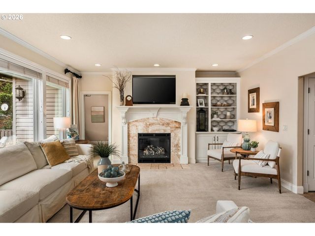 875 Nw PEBBLE BEACH Way, Beaverton, OR 97006