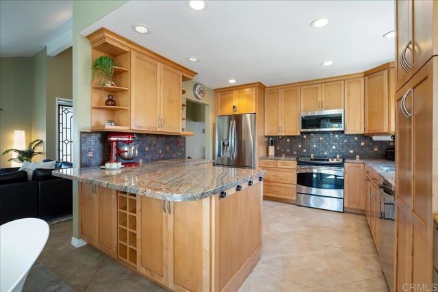 13825 Via Lactea, San Diego, CA 92129