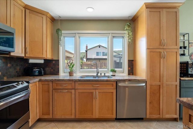 13825 Via Lactea, San Diego, CA 92129