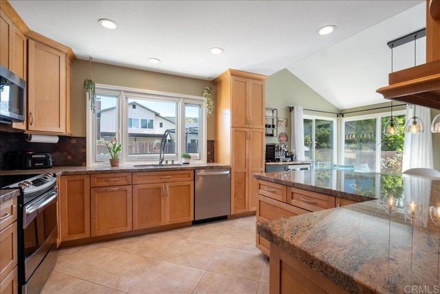 13825 Via Lactea, San Diego, CA 92129