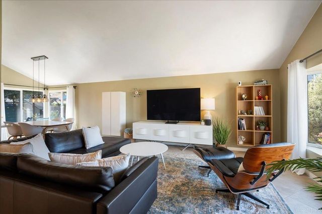 13825 Via Lactea, San Diego, CA 92129