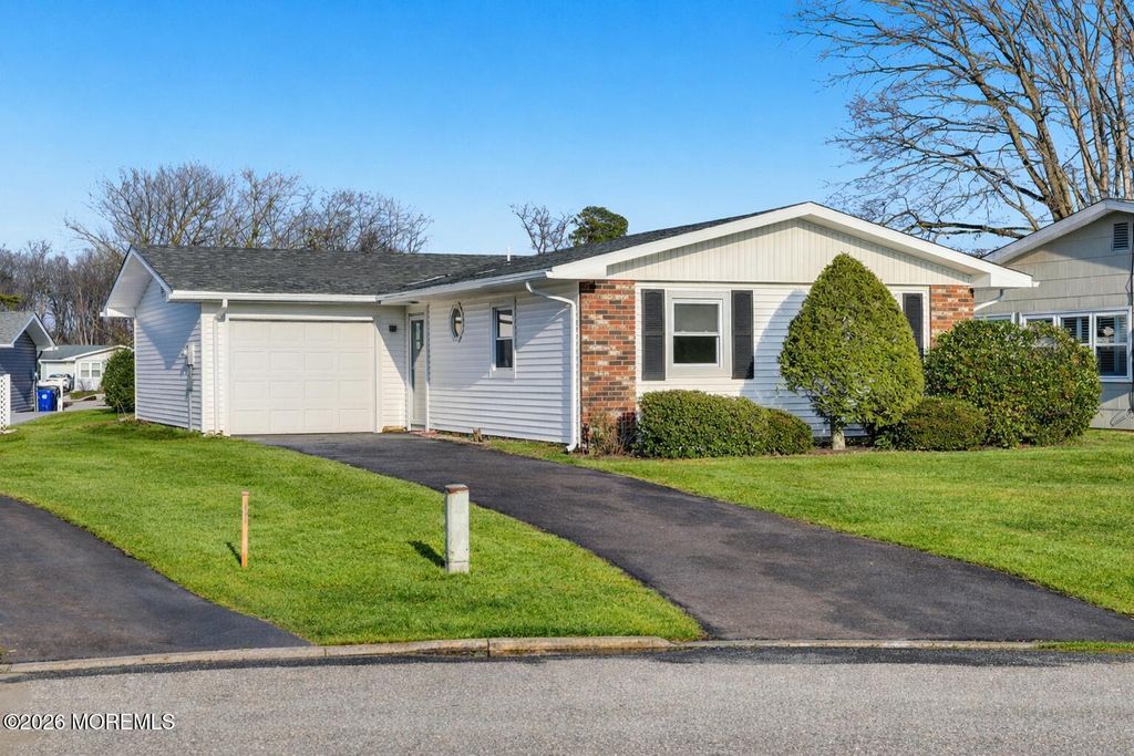 6 Hardy Court, Brick, NJ 08724