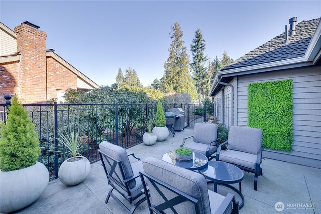 20230 NE 38th Court, Sammamish, WA 98074