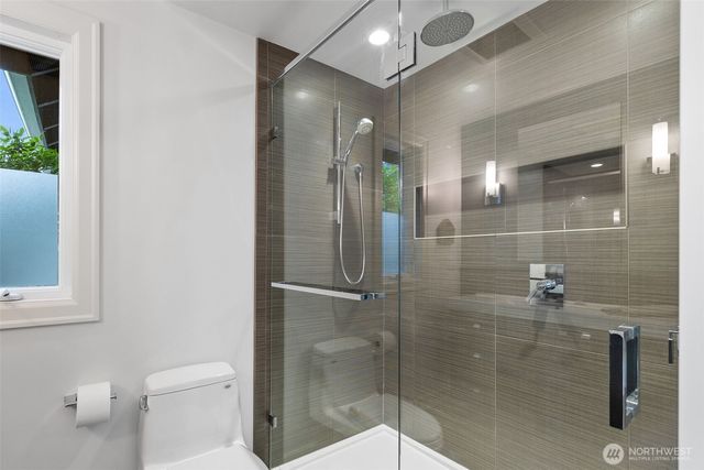 20230 NE 38th Court, Sammamish, WA 98074