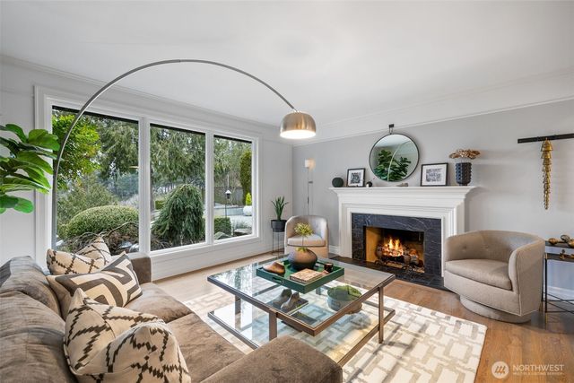 20230 NE 38th Court, Sammamish, WA 98074