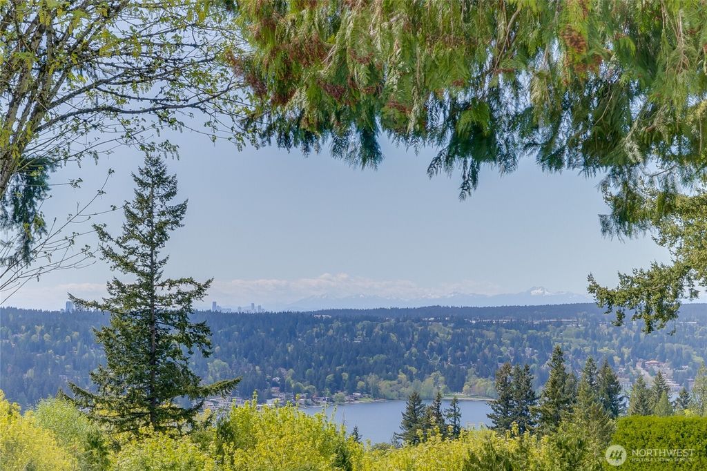 20230 NE 38th Court, Sammamish, WA 98074