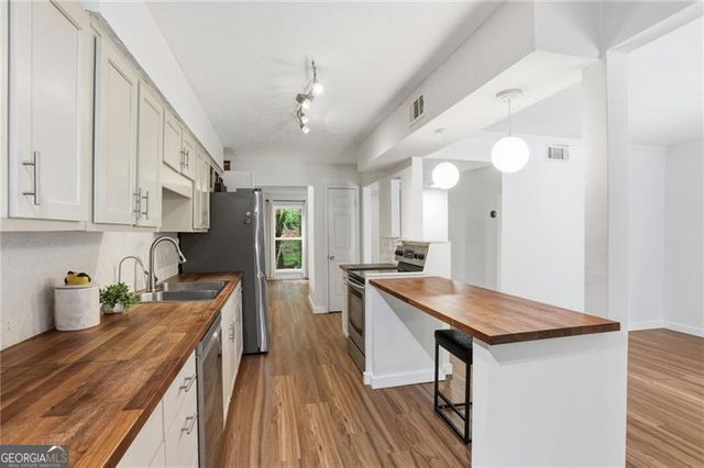 5056 Meadow Lane 5056, Marietta, GA 30068