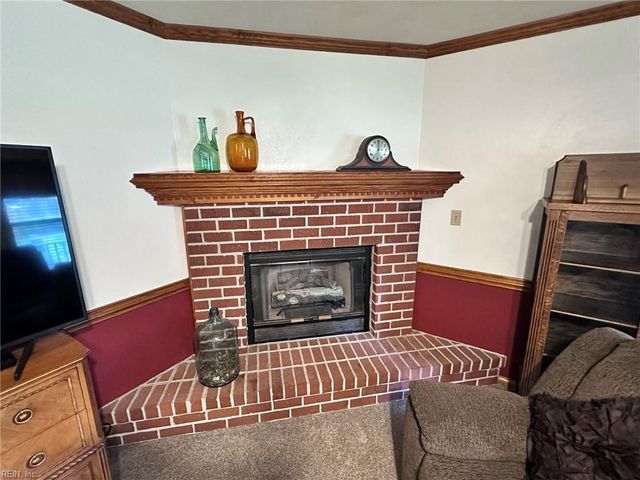 121 Causeway DR, Chesapeake, VA 23322