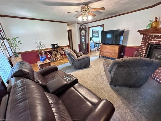 121 Causeway DR, Chesapeake, VA 23322