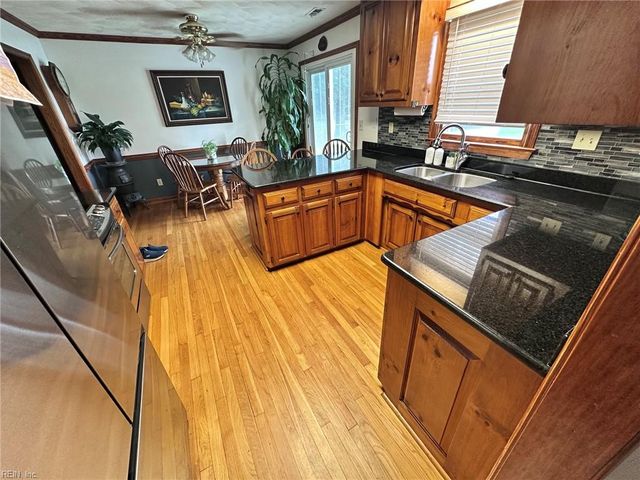 121 Causeway DR, Chesapeake, VA 23322