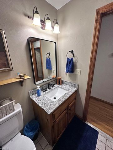 121 Causeway DR, Chesapeake, VA 23322
