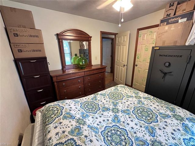 121 Causeway DR, Chesapeake, VA 23322