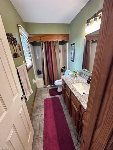 121 Causeway DR, Chesapeake, VA 23322