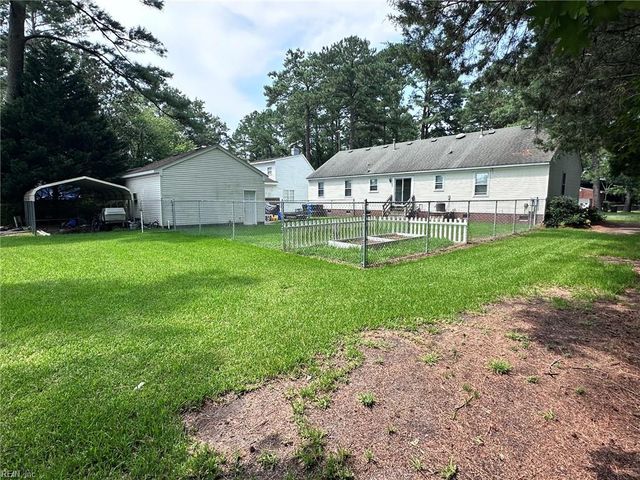 121 Causeway DR, Chesapeake, VA 23322