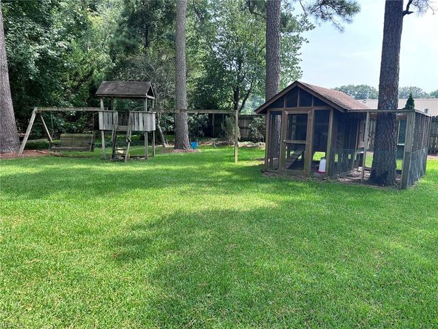 121 Causeway DR, Chesapeake, VA 23322