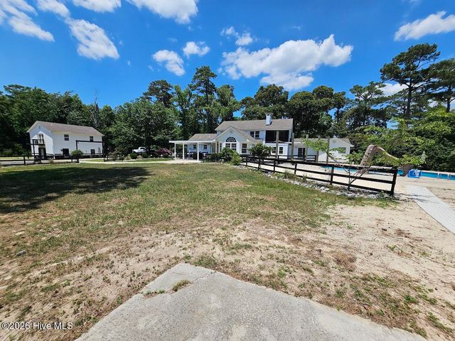415 Whitebridge Road, Hampstead, NC 28443