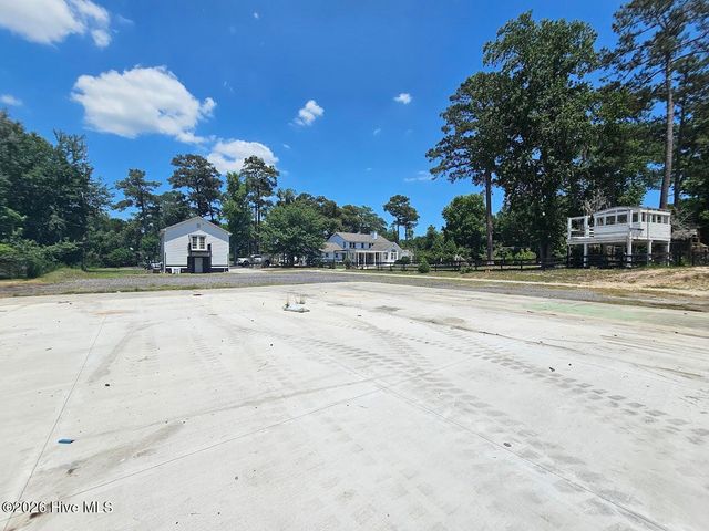 415 Whitebridge Road, Hampstead, NC 28443