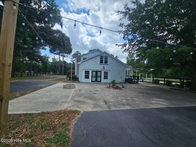 415 Whitebridge Road, Hampstead, NC 28443