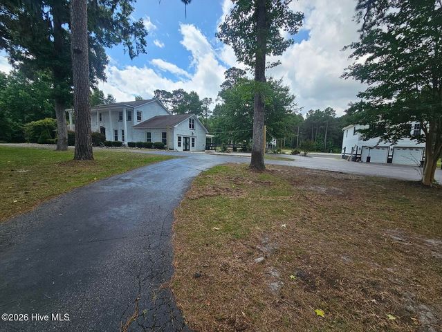 415 Whitebridge Road, Hampstead, NC 28443