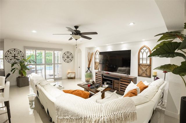 2133 NW 14th Place, Homestead, FL 33030