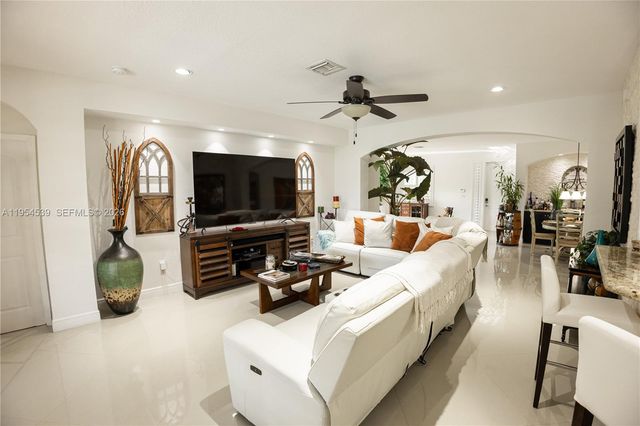 2133 NW 14th Place, Homestead, FL 33030
