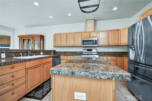 18121 Spyglass Road, Hidden Valley Lake, CA 95467