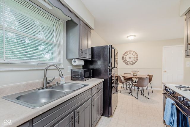 5 Whitewood Court, Beech Grove, IN 46107