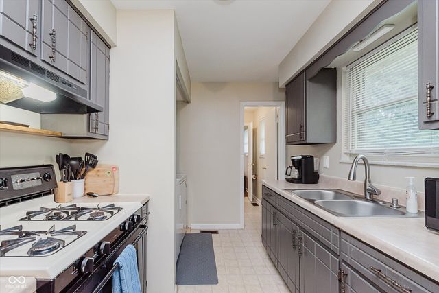 5 Whitewood Court, Beech Grove, IN 46107