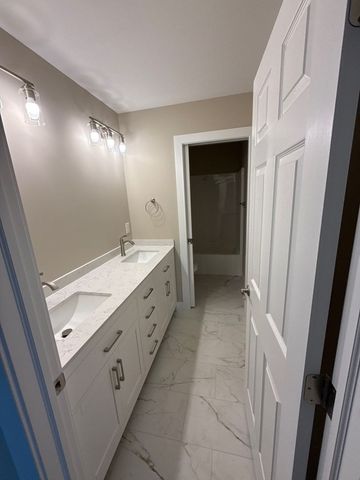 1411 Warwick Drive, Savoy, IL 61874