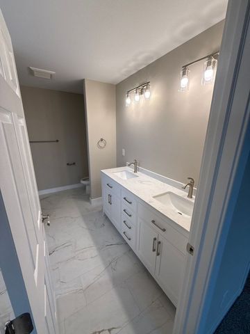 1411 Warwick Drive, Savoy, IL 61874