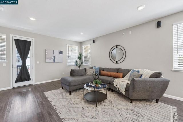 24552 Autumn Mist Way, Hayward, CA 94544