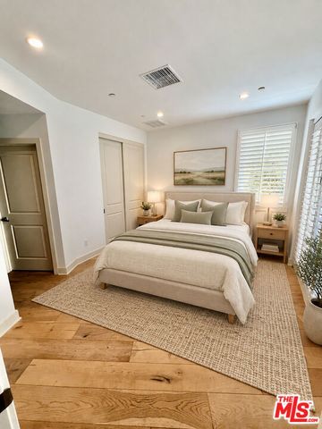 5849 S Sparrow Court, Los Angeles, CA 90094
