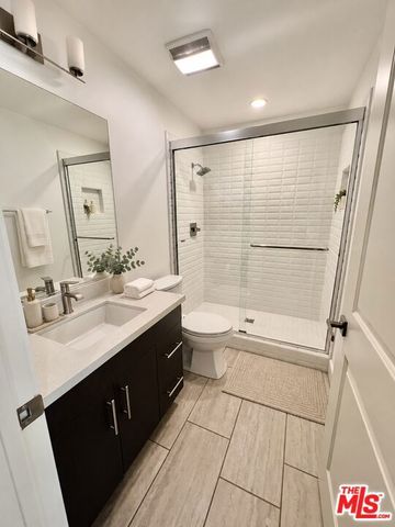 5849 S Sparrow Court, Los Angeles, CA 90094