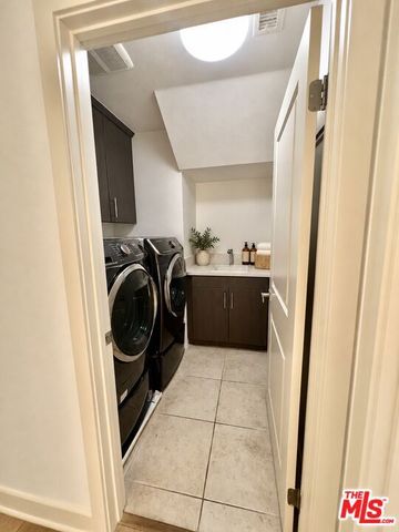 5849 S Sparrow Court, Los Angeles, CA 90094