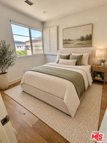 5849 S Sparrow Court, Los Angeles, CA 90094