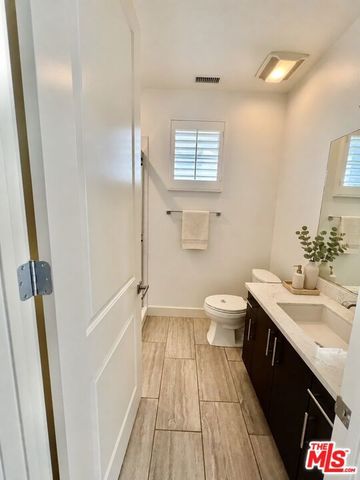 5849 S Sparrow Court, Los Angeles, CA 90094