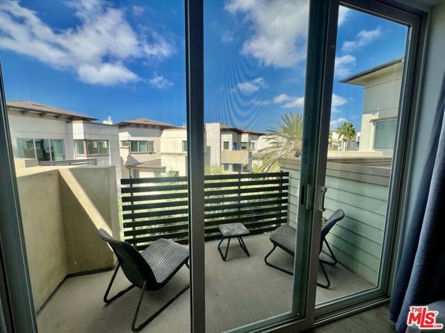 5849 S Sparrow Court, Los Angeles, CA 90094