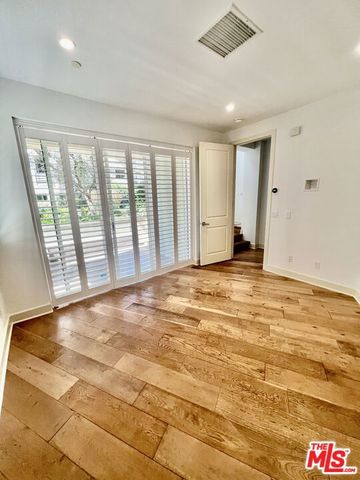 5849 S Sparrow Court, Los Angeles, CA 90094