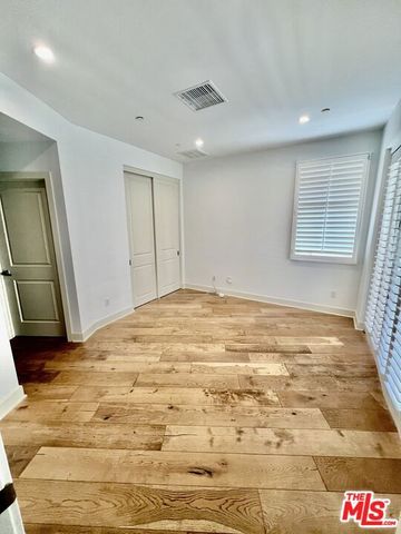 5849 S Sparrow Court, Los Angeles, CA 90094