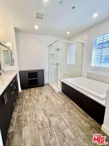 5849 S Sparrow Court, Los Angeles, CA 90094