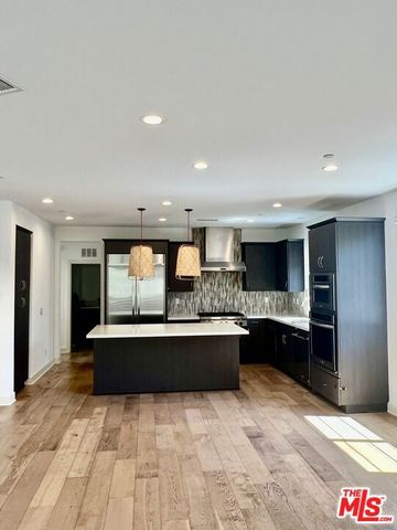 5849 S Sparrow Court, Los Angeles, CA 90094