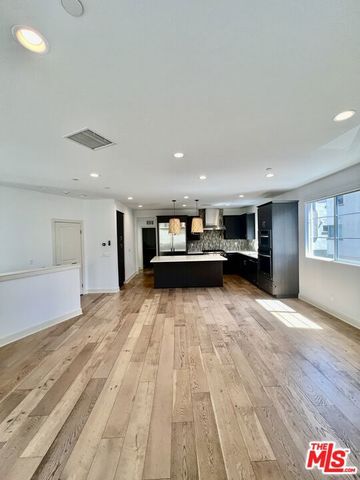 5849 S Sparrow Court, Los Angeles, CA 90094