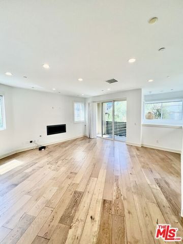 5849 S Sparrow Court, Los Angeles, CA 90094