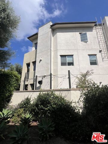 5849 S Sparrow Court, Los Angeles, CA 90094