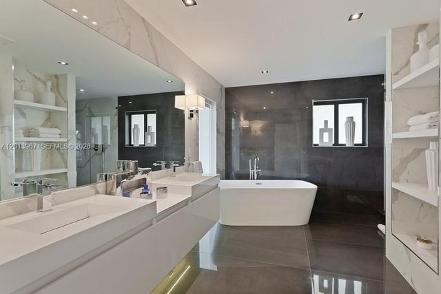 7972 Biscayne Point Cir, Miami Beach, FL 33141