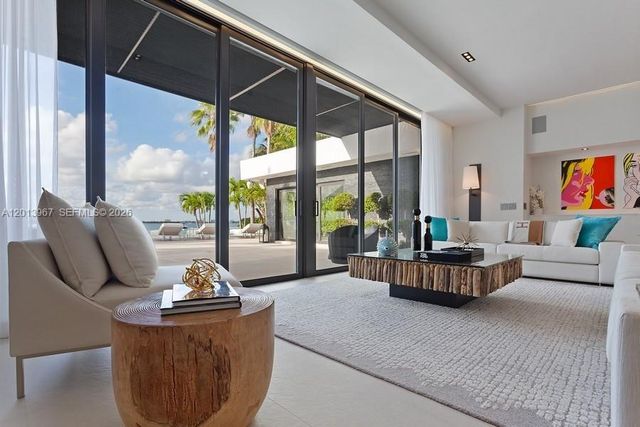 7972 Biscayne Point Cir, Miami Beach, FL 33141